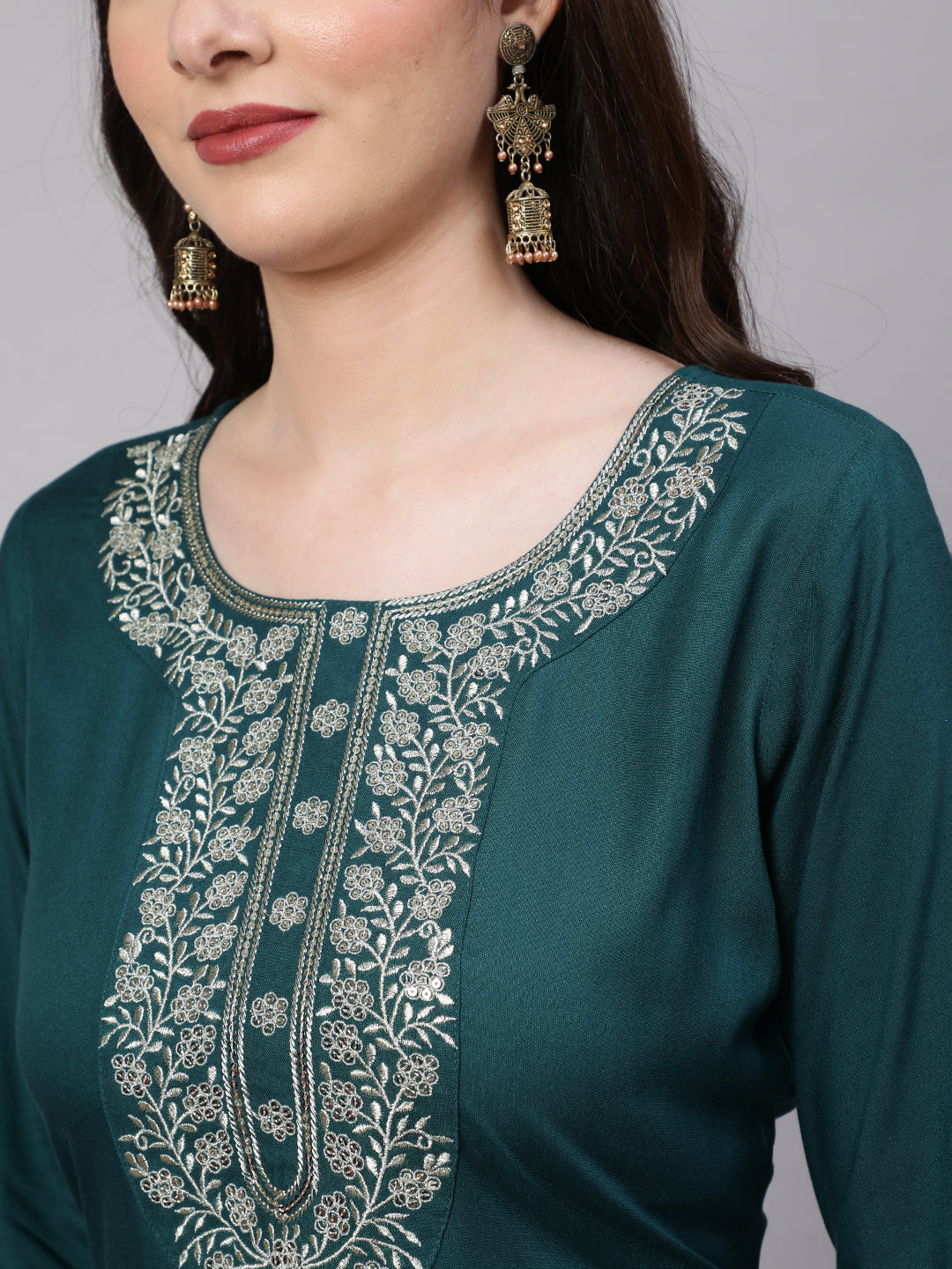 Women's Green Embroidered Straight Kurta With Trouser And Net Dupatta