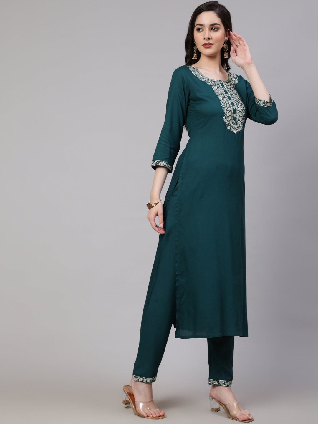 Women's Green Embroidered Straight Kurta With Trouser And Net Dupatta