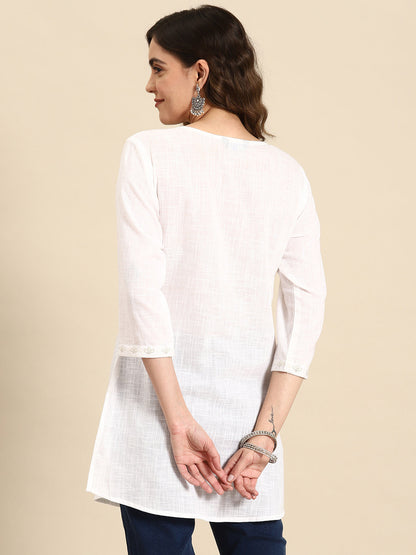 Women's Off-White Embroidered Straight Tunic With Three Quaretr Sleeves