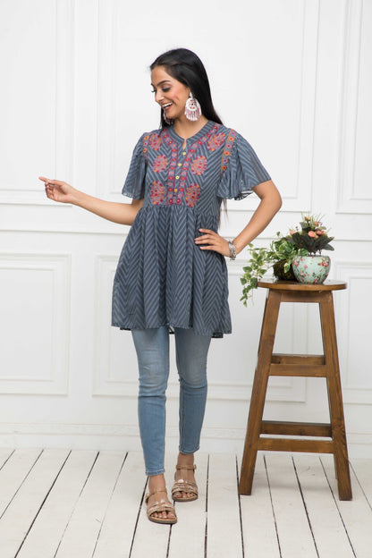 Women's Grey Solid V-Neck Flared Sleeves Synthetic Georgette Top