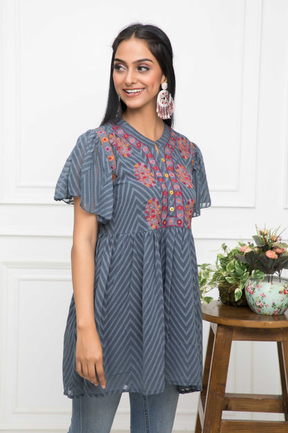 Women's Grey Solid V-Neck Flared Sleeves Synthetic Georgette Top