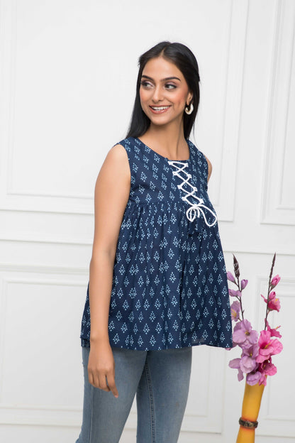 Women's Blue Solid Round Neck Regular Sleeves Cotton Top