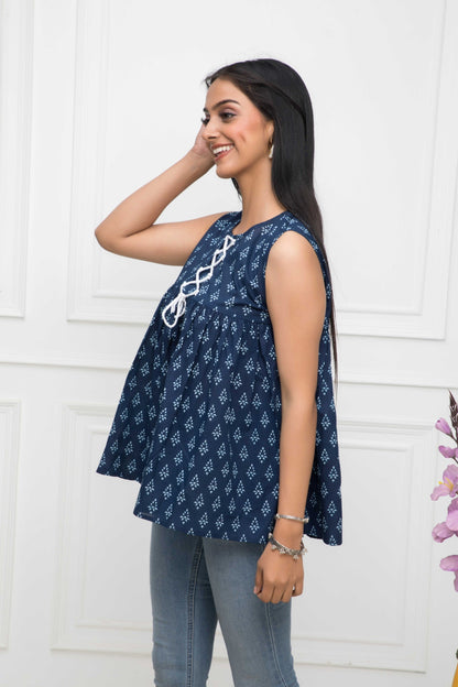 Women's Blue Solid Round Neck Regular Sleeves Cotton Top