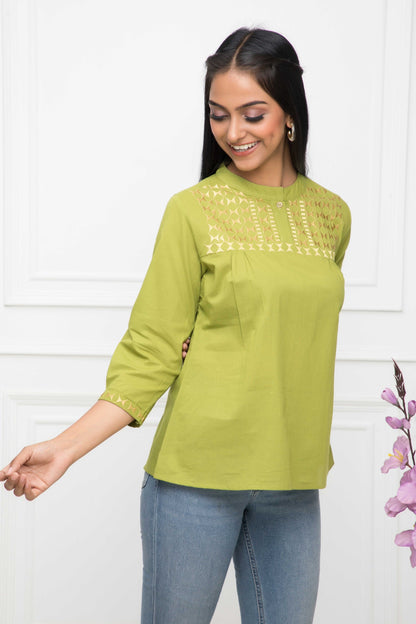 Women's Green Solid Mandarin Collar Regular Sleeves Cotton Top