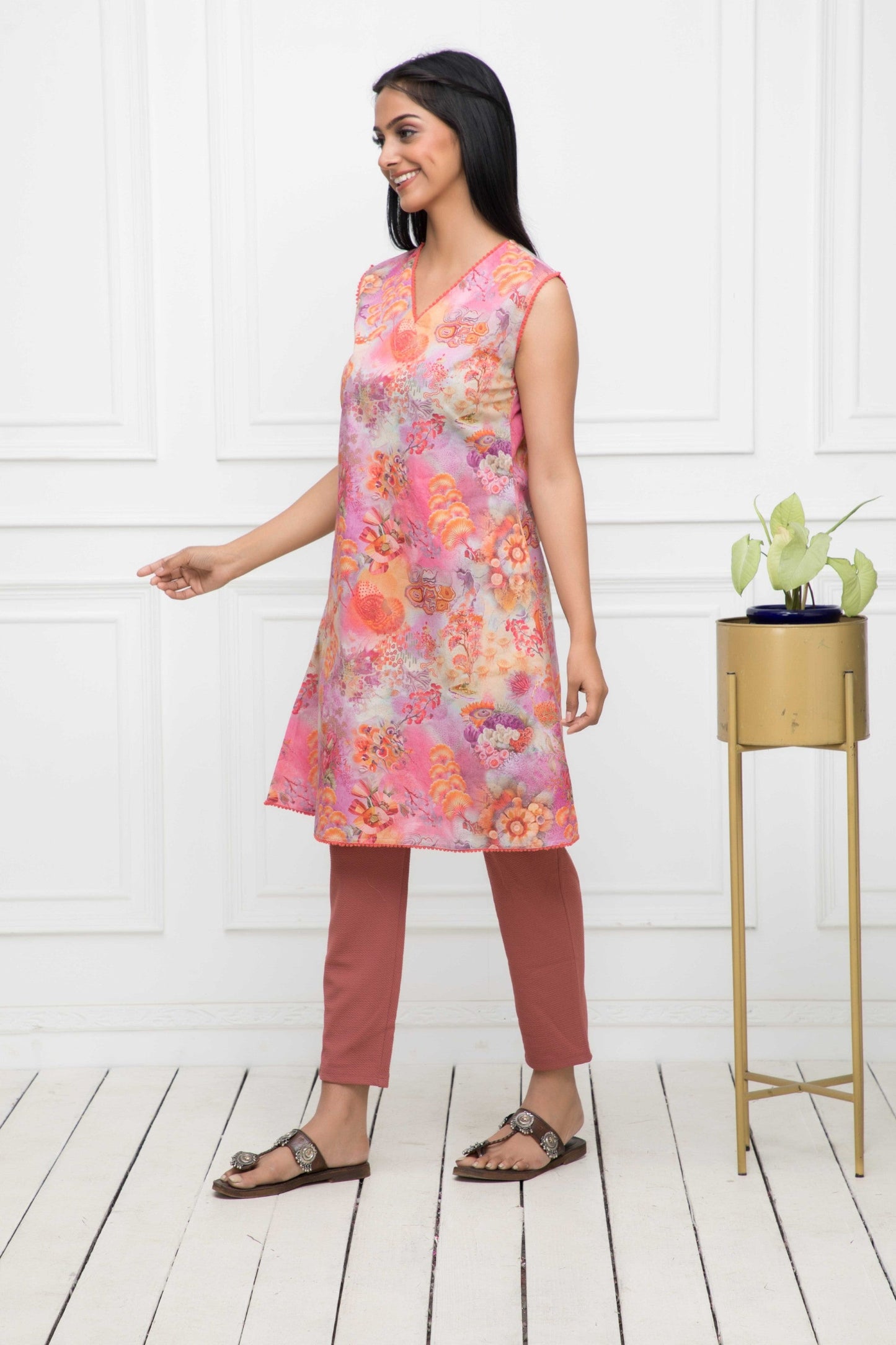 Women's Multi Floral Rayon A-Line V-Neck Kurtis
