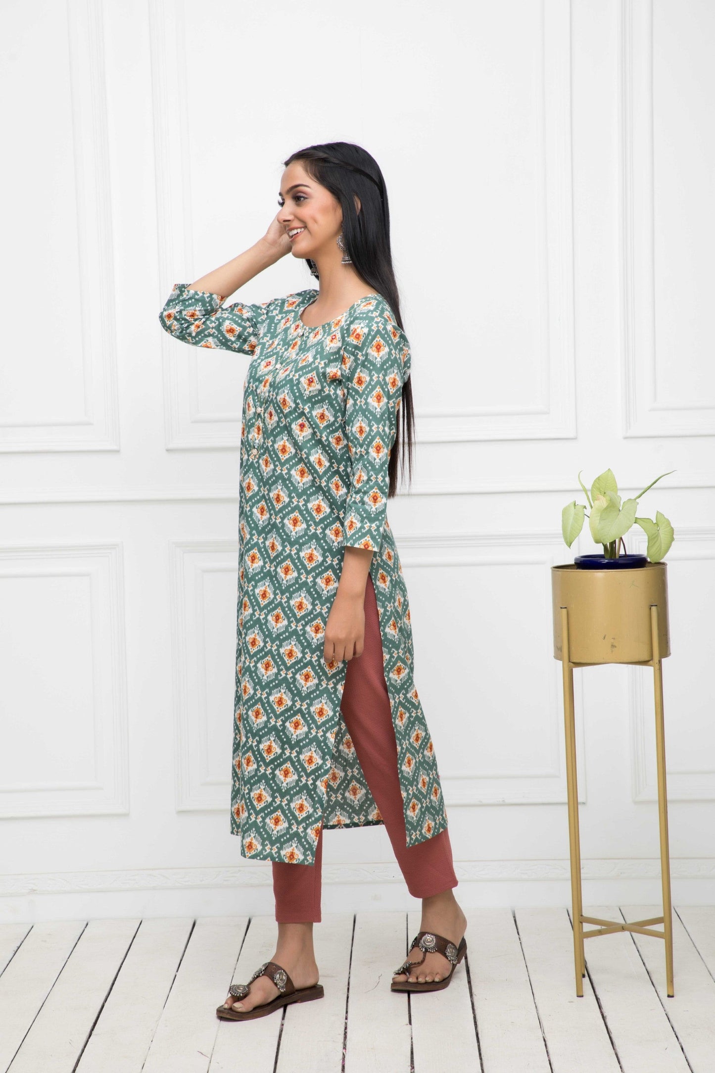 Women's Multi Floral Cotton Straight Round Neck Kurtas