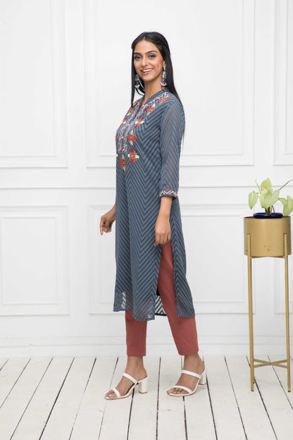Women's Grey Solid Georgette Straight V-Neck Kurtas