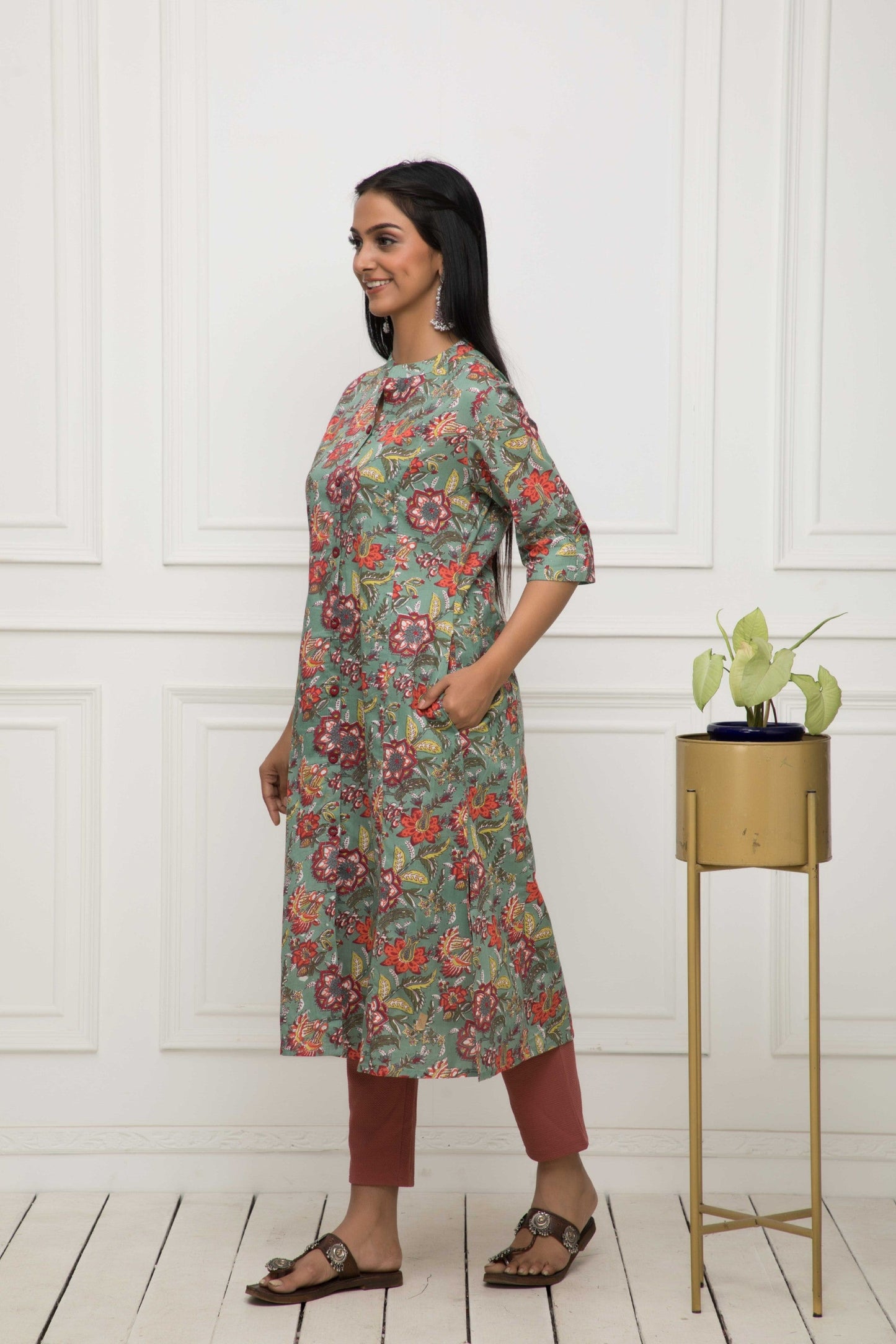 Women's Multi Solid Cotton A-Line Round Neck Kurtas
