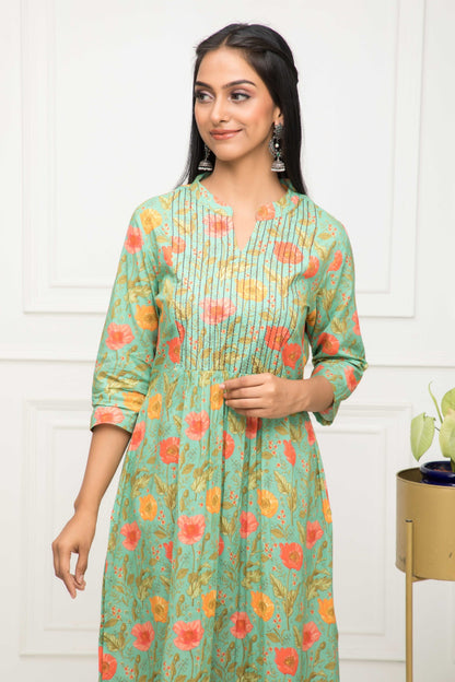 Women's Green Floral Rayon A-Line Round Neck Kurtas