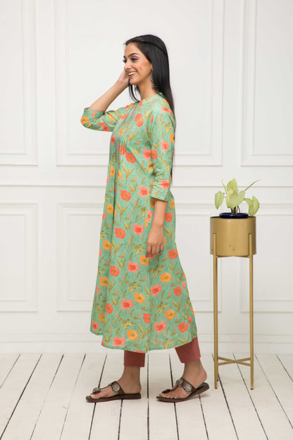 Women's Green Floral Rayon A-Line Round Neck Kurtas