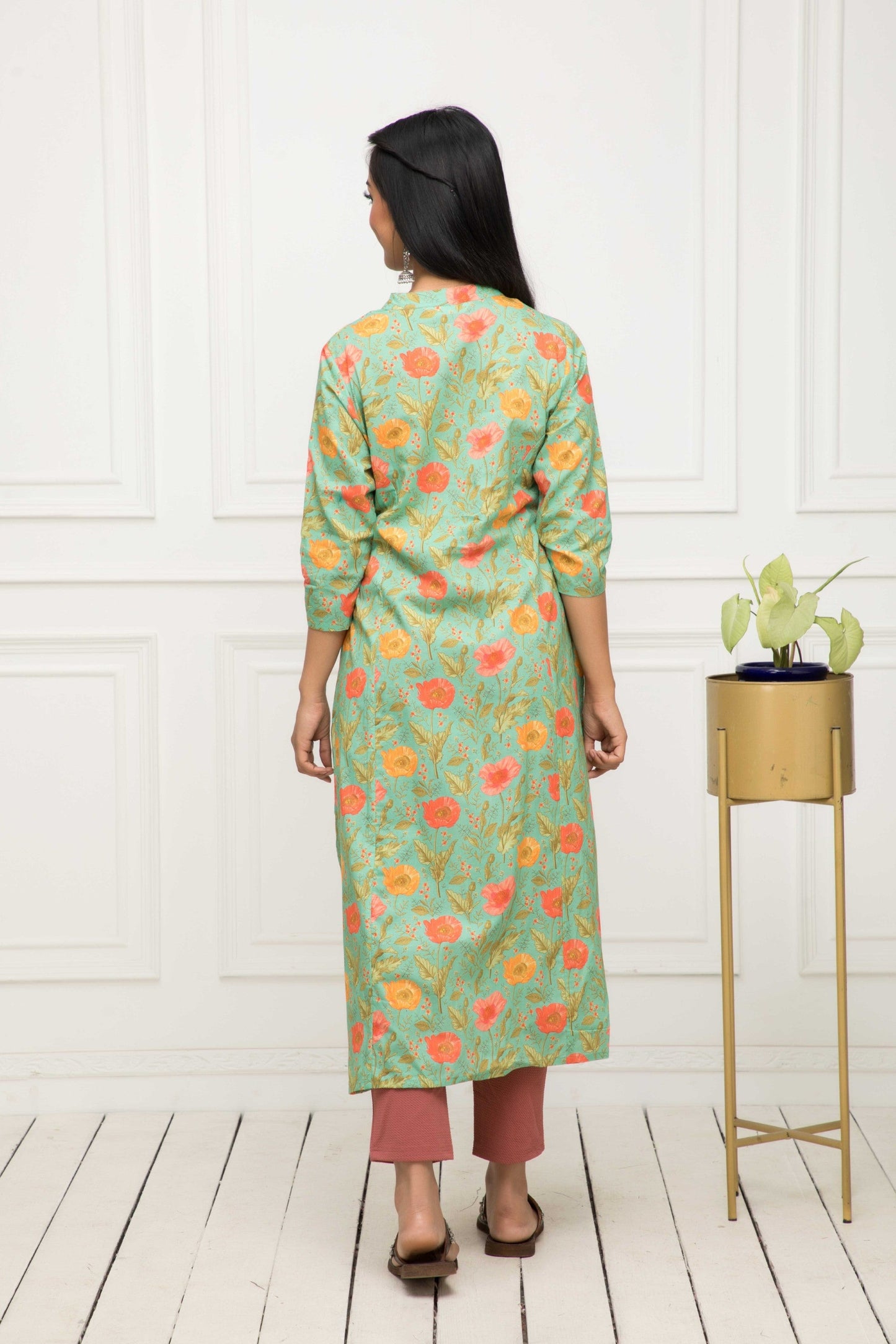 Women's Green Floral Rayon A-Line Round Neck Kurtas