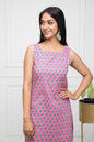 Women's Pink Solid Cotton Straight Round Neck Kurtas