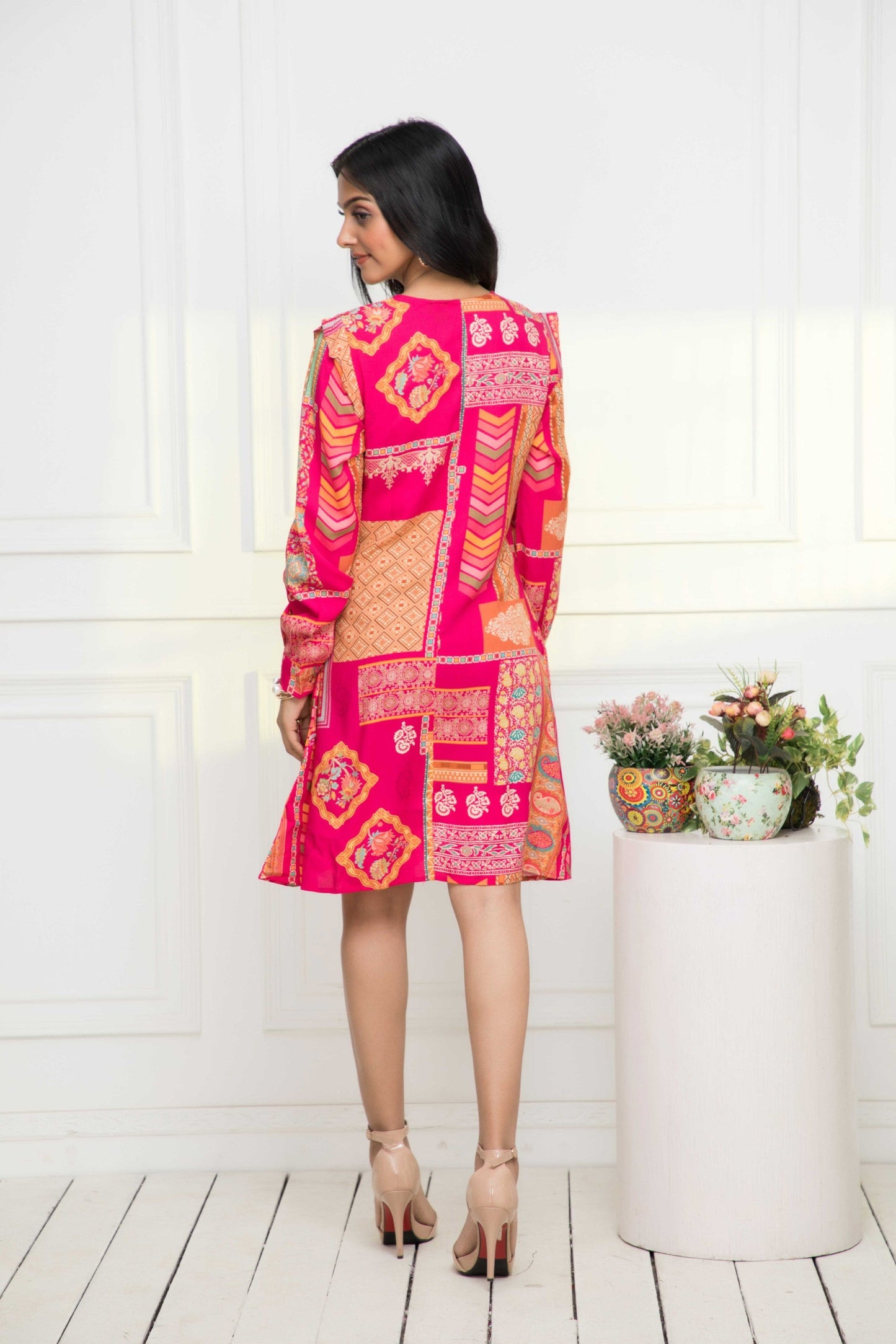 Women's Pink Geometric Rayon A-Line Round Neck Dress