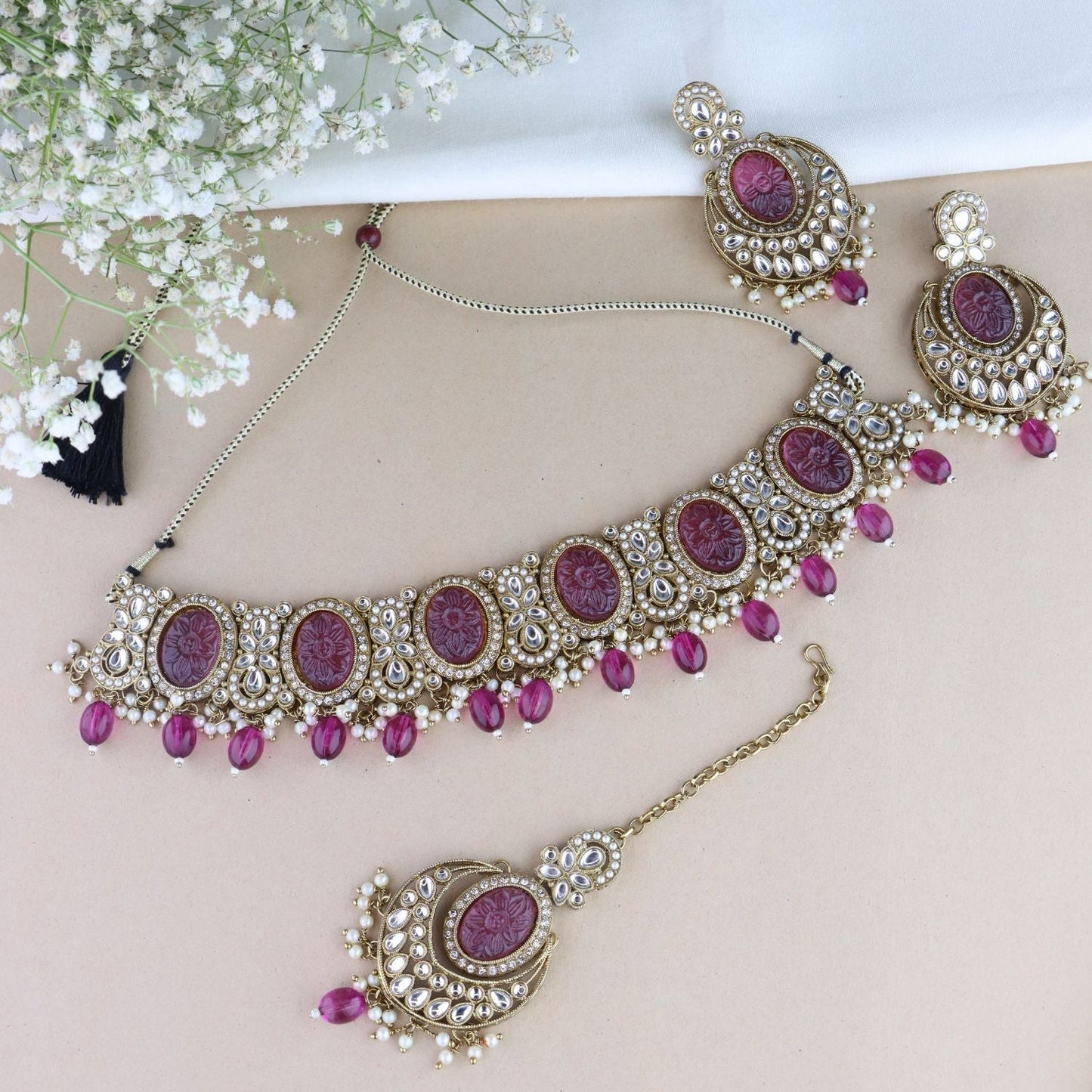 Women's 18k Gold Plated Traditional Pearl Kundan & Stone Studded Jewellery Necklace Set with Maang Tikka