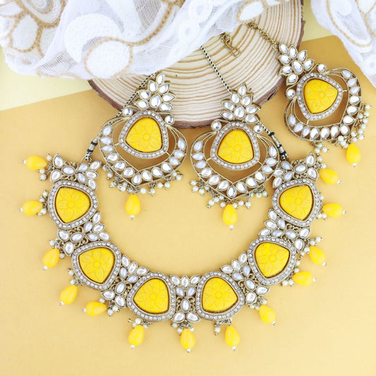 Women's 18k Gold Plated Traditional Pearl Kundan & Stone Studded Jewellery Necklace Set with Maang Tikka