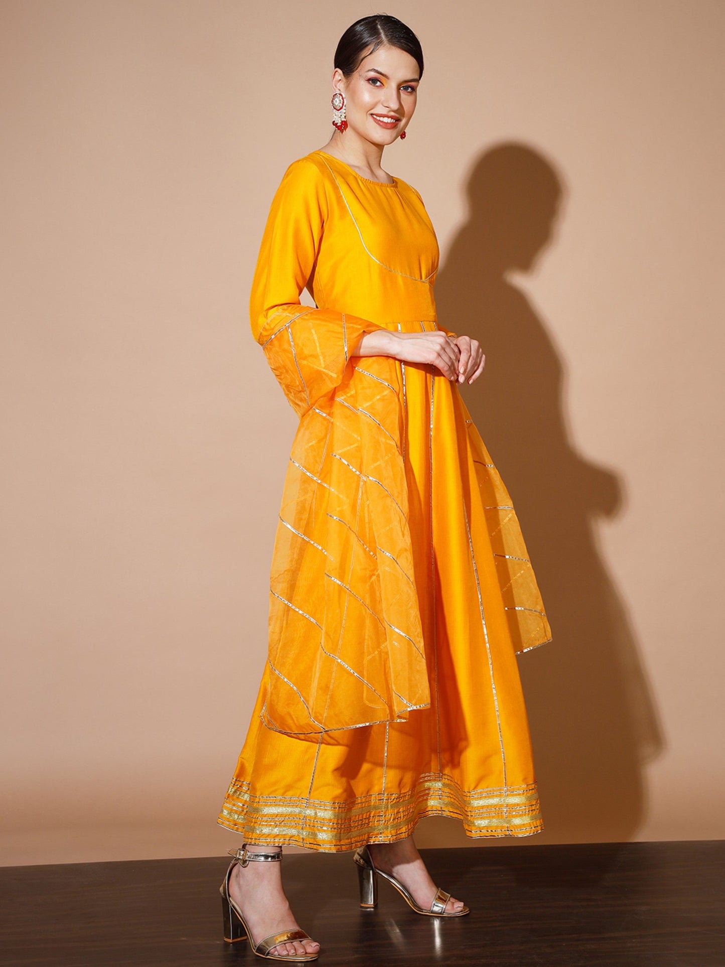 Women's Mustard Solid Kurta & With Dupatta