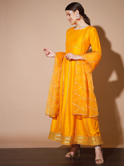 Women's Mustard Solid Kurta & With Dupatta