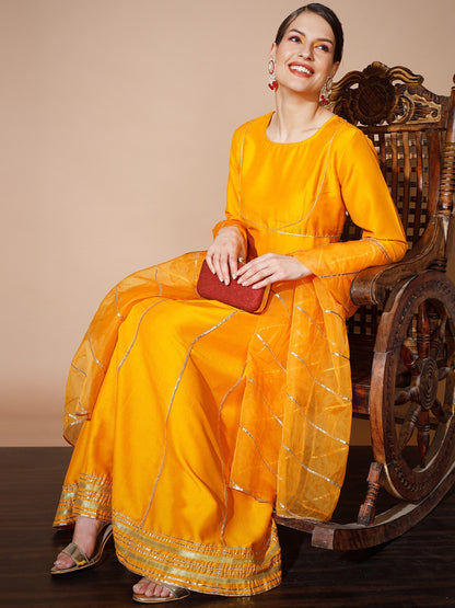Women's Mustard Solid Kurta & With Dupatta