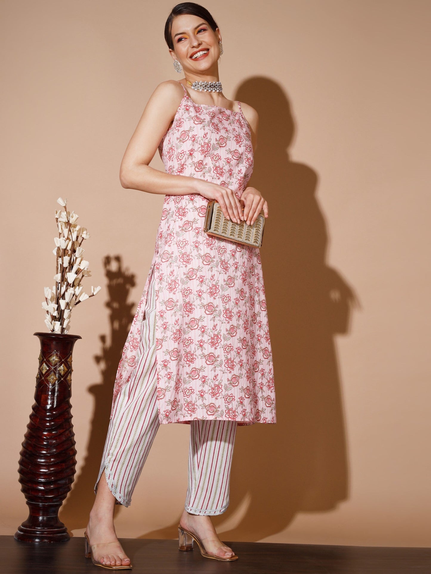 Women's Pink Printed Kurta & Trousers