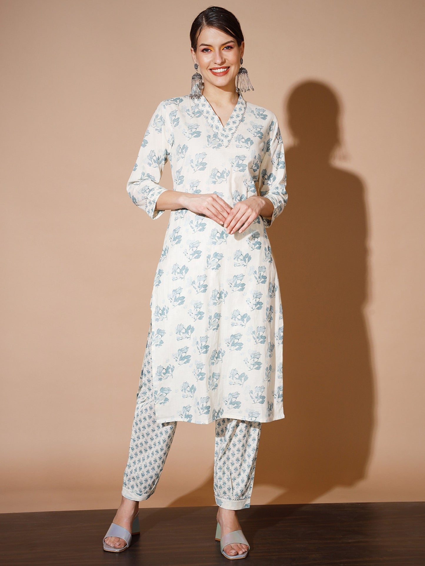 Women's Multi Floral Kurta & Trousers