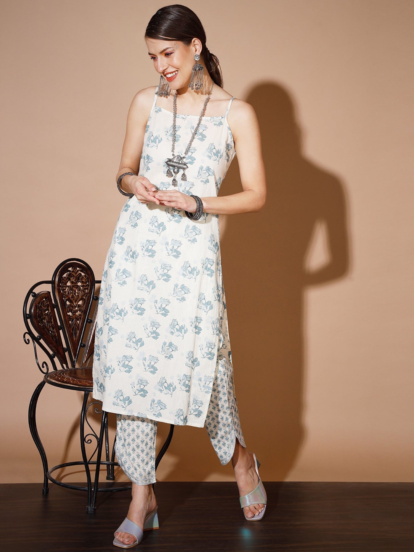 Women's Multi Floral Kurta & Trousers