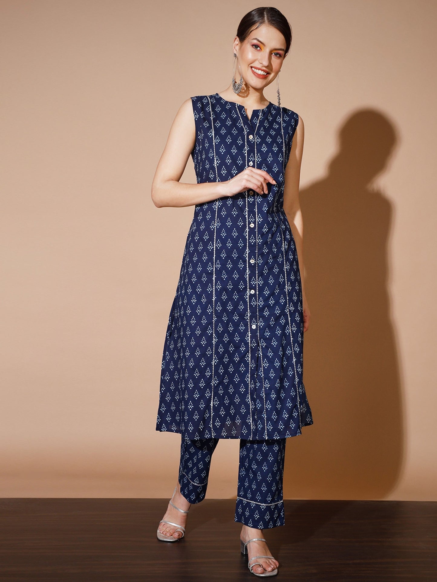 Women's Blue Printed Kurta & Trousers