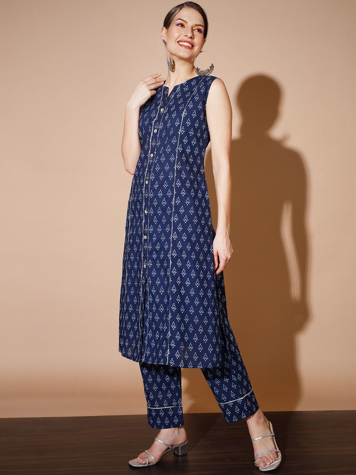 Women's Blue Printed Kurta & Trousers