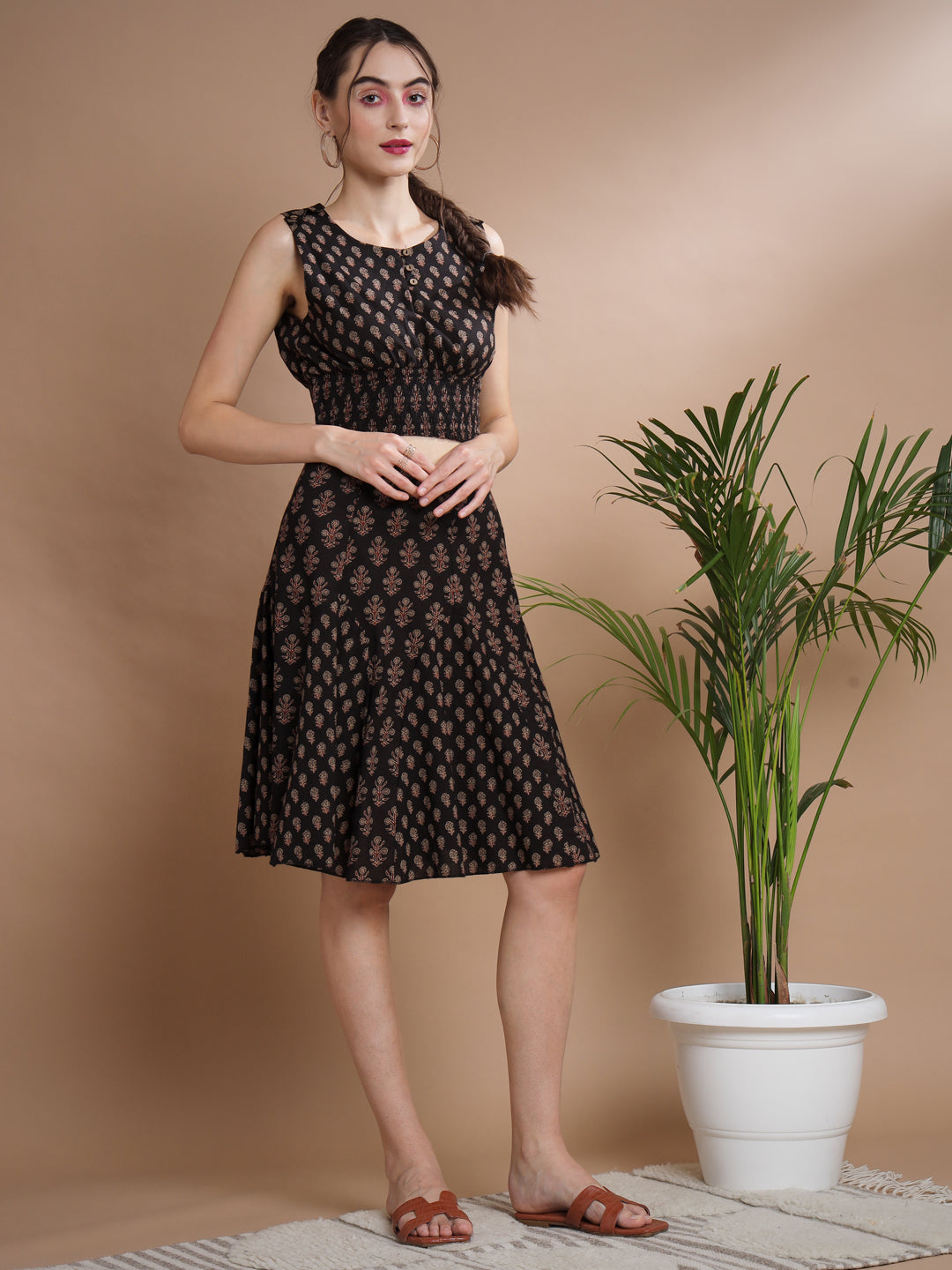 Women's Black Round Neck Top With Skirt