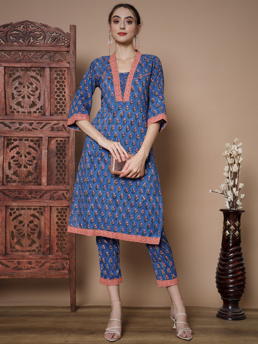 Women's Blue Straight Kurta & Trousers