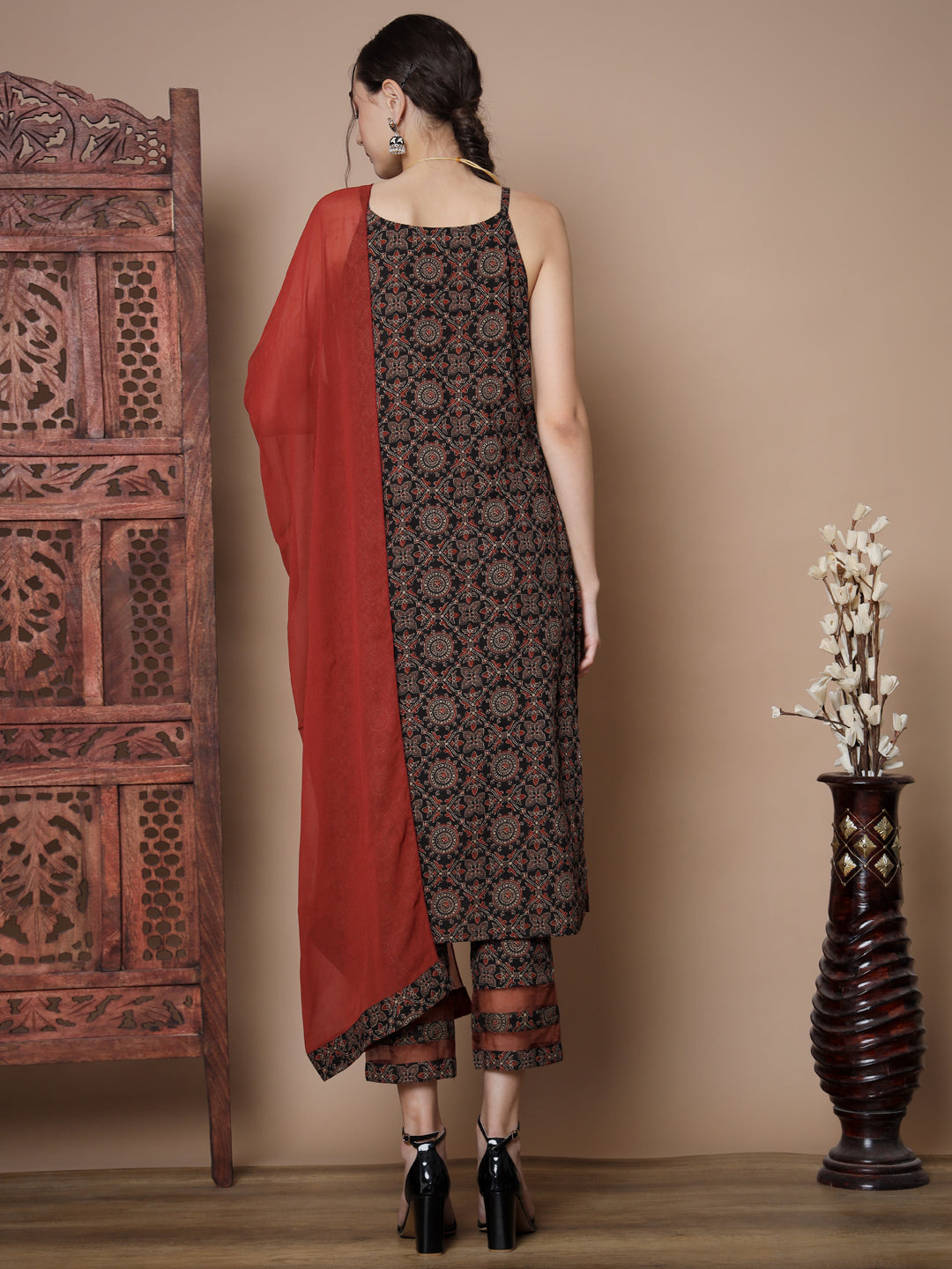 Women's Rust Straight Kurta & Trousers