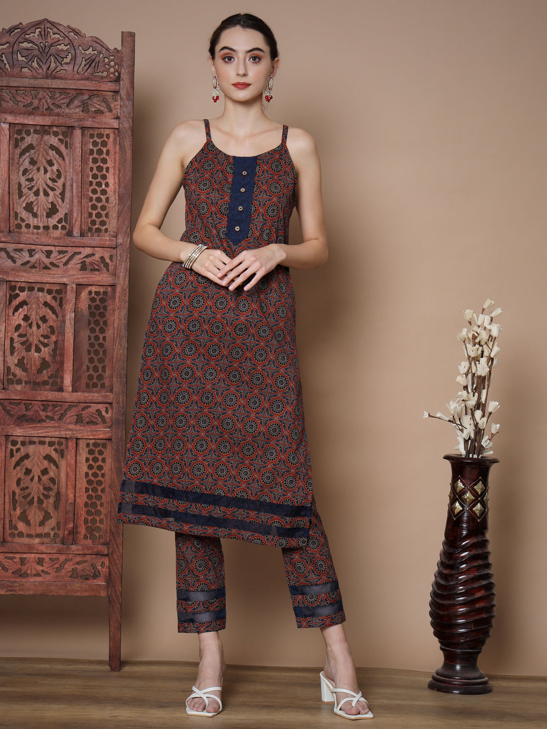 Women's Blue Straight Kurta & Trousers
