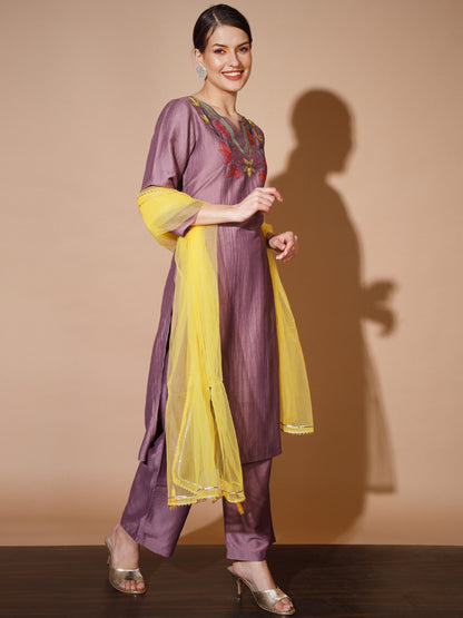 Women's Mauve Solid Kurta & Palazzos With Dupatta