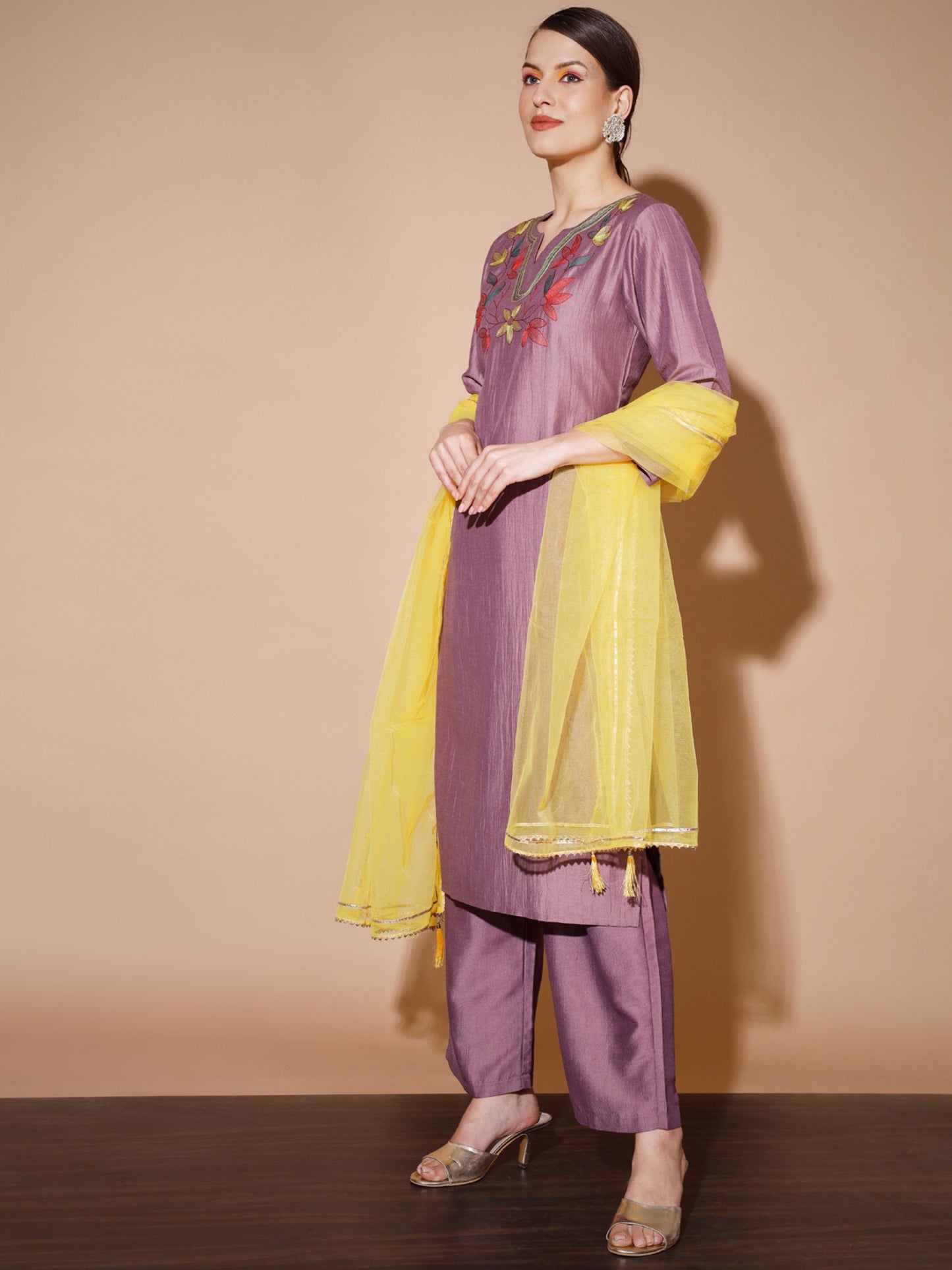 Women's Mauve Solid Kurta & Palazzos With Dupatta