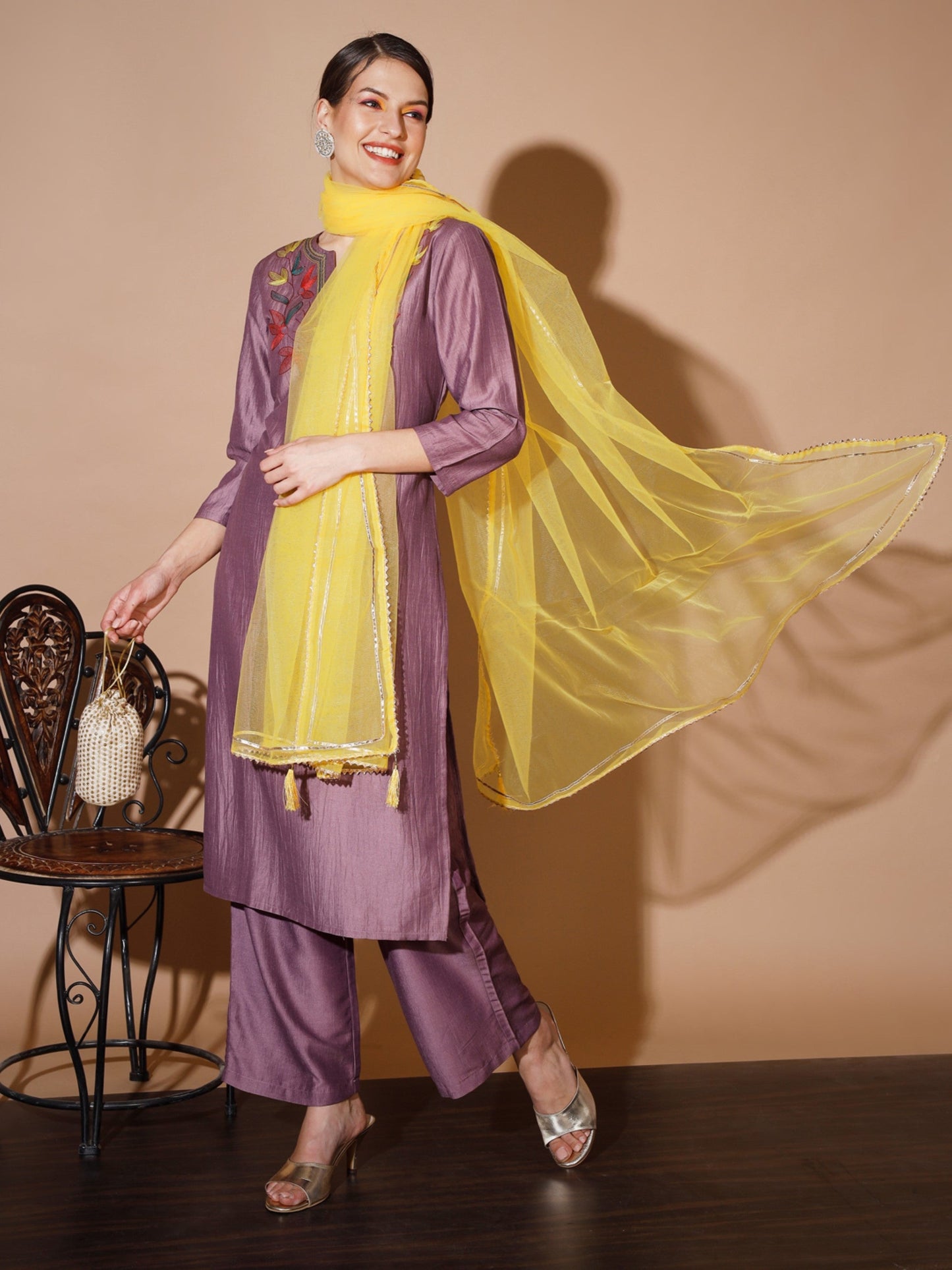 Women's Mauve Solid Kurta & Palazzos With Dupatta