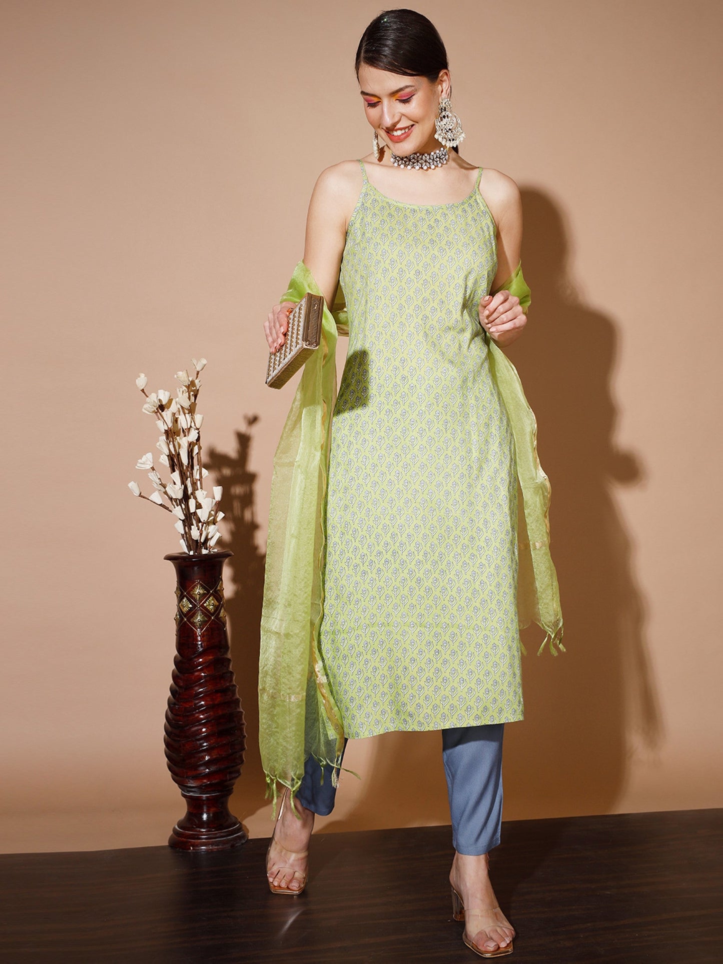 Women's Green Printed Kurta & Trousers With Dupatta