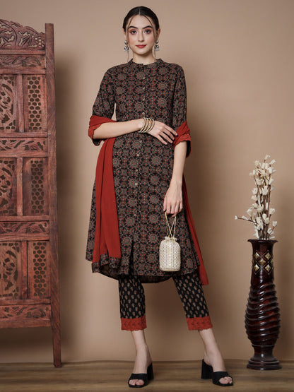 Women's Muli A-Line Kurta & Trousers With Dupatta