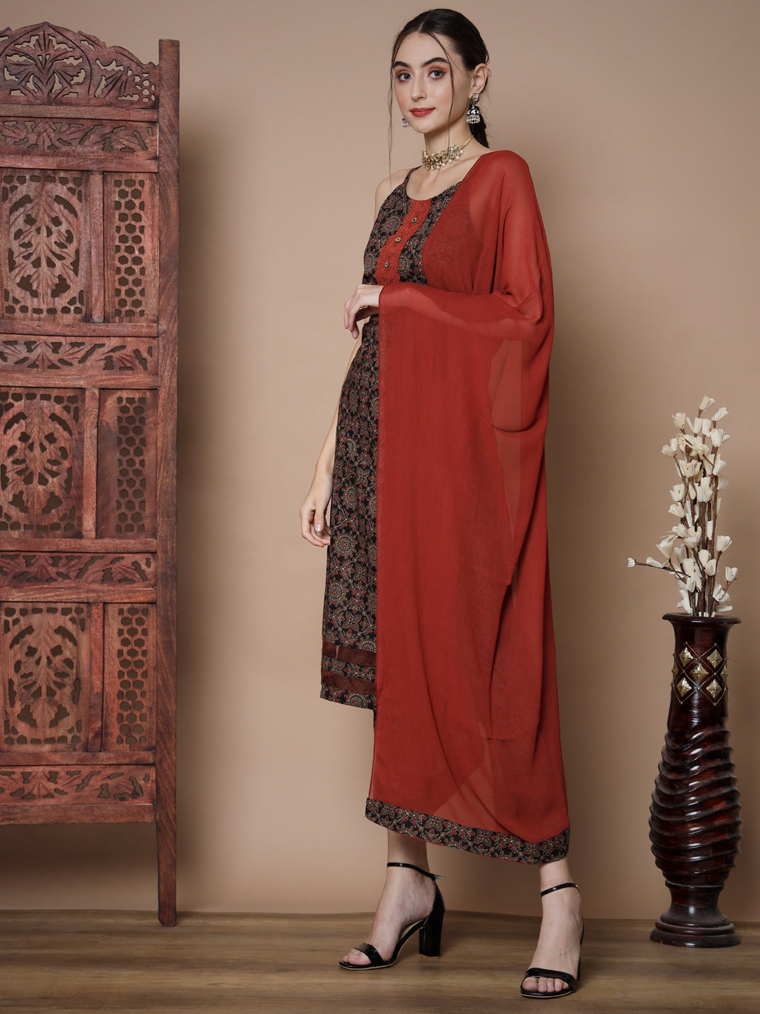 Women's Rust Straight Kurta & Trousers With Dupatta