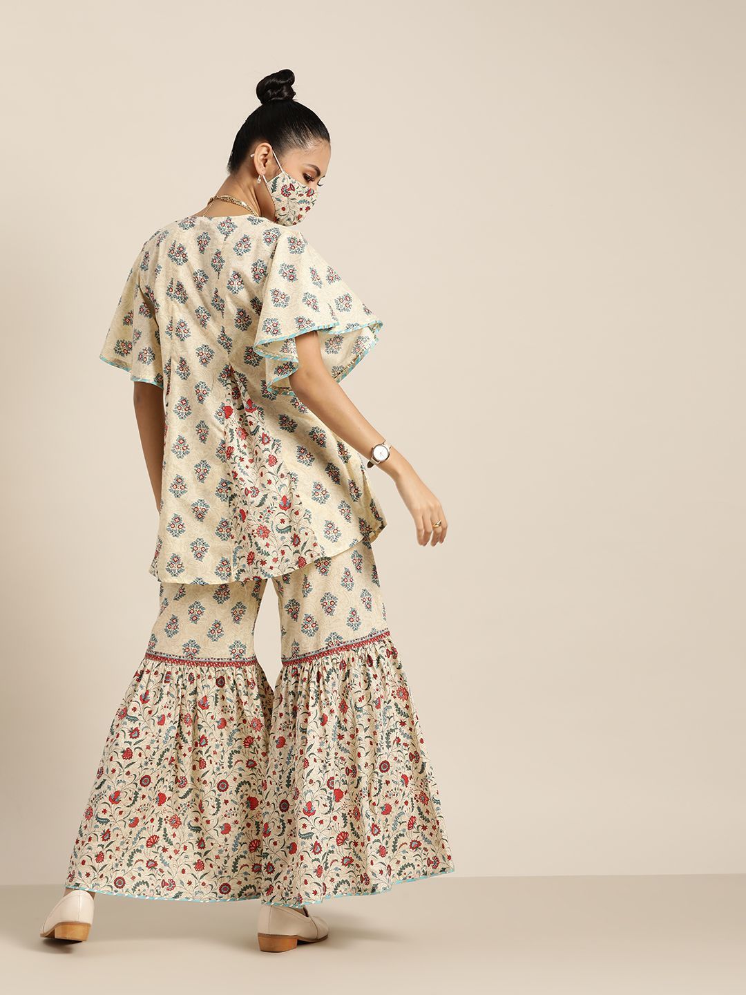 Women's Floral Print Tunic Sharara Set With Mask
