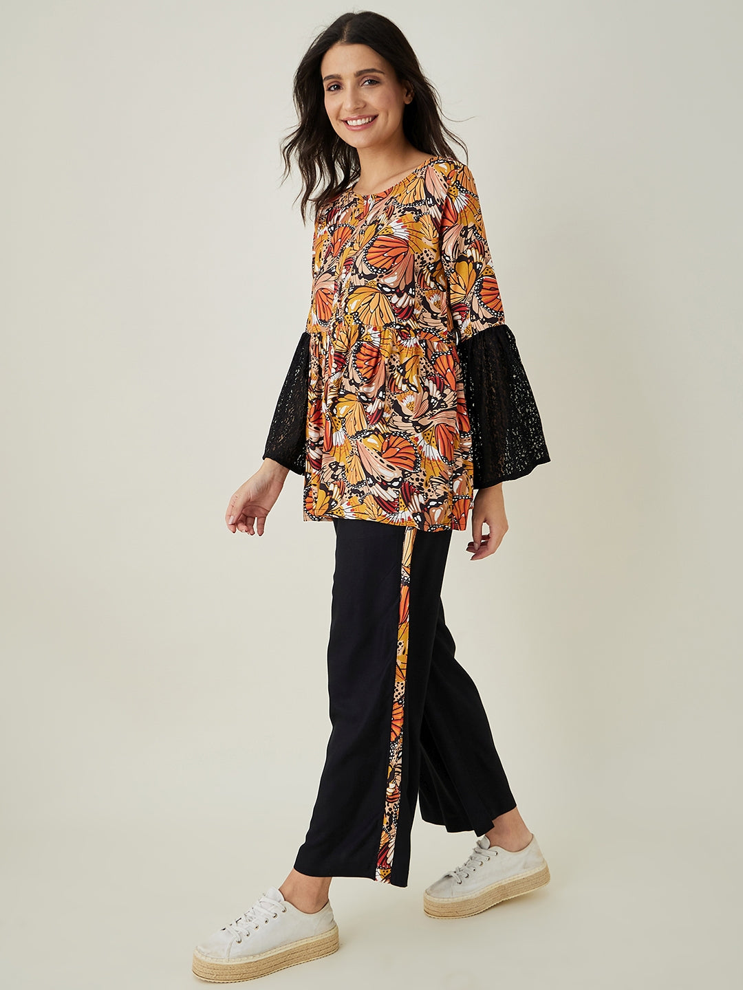 Women's Black Flutter Printed Pajama Set
