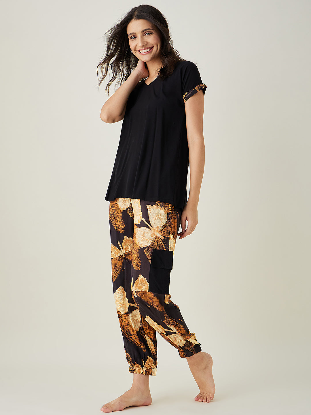 Women's Black Flutter Printed Pyjama Set