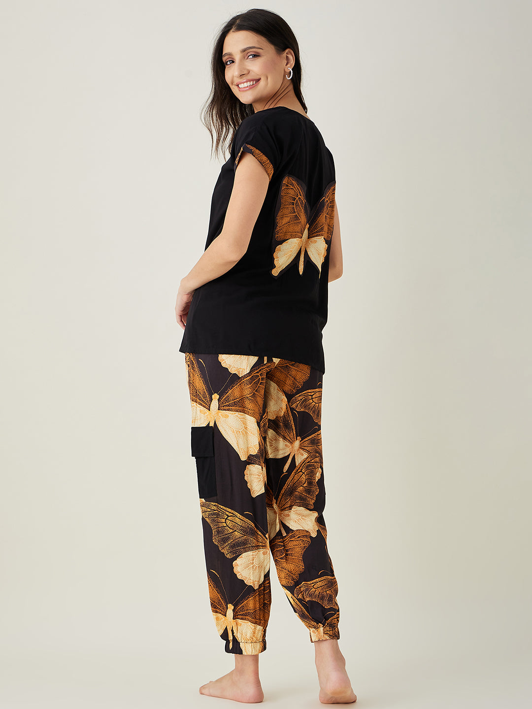 Women's Black Flutter Printed Pyjama Set