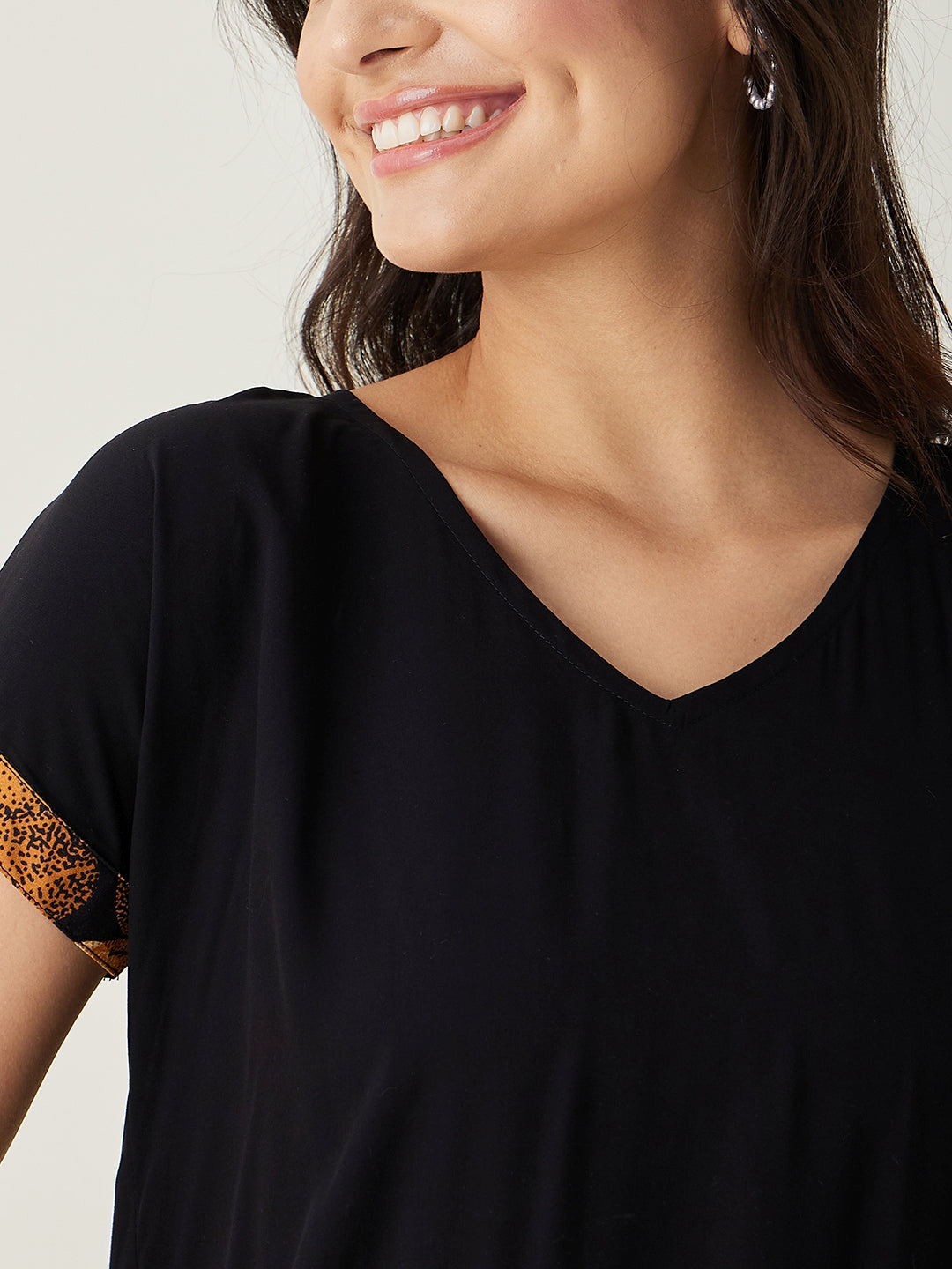 Women's Black Flutter Printed Pyjama Set