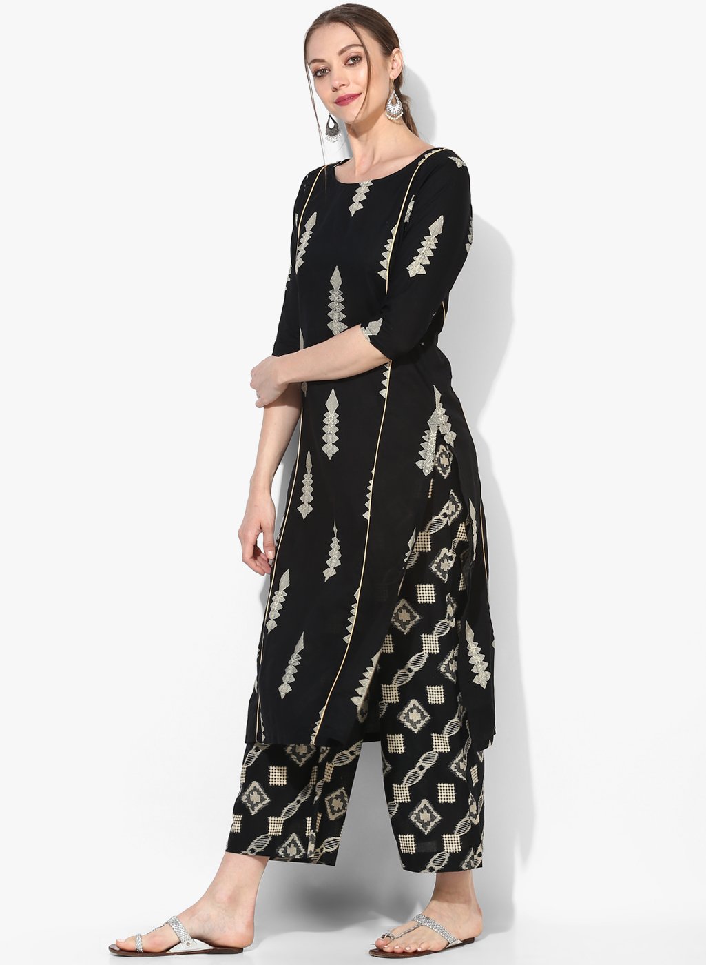 Women's Black Cotton Blend Printed 3/4 Sleeve Round Neck Casual Kurta Set