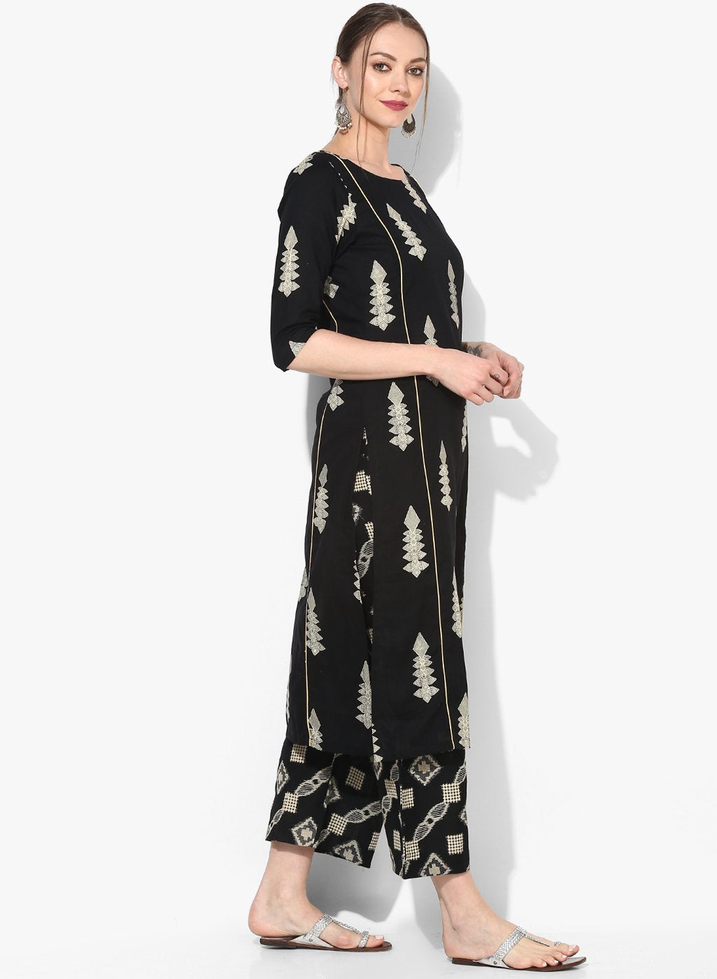 Women's Black Cotton Blend Printed 3/4 Sleeve Round Neck Casual Kurta Set