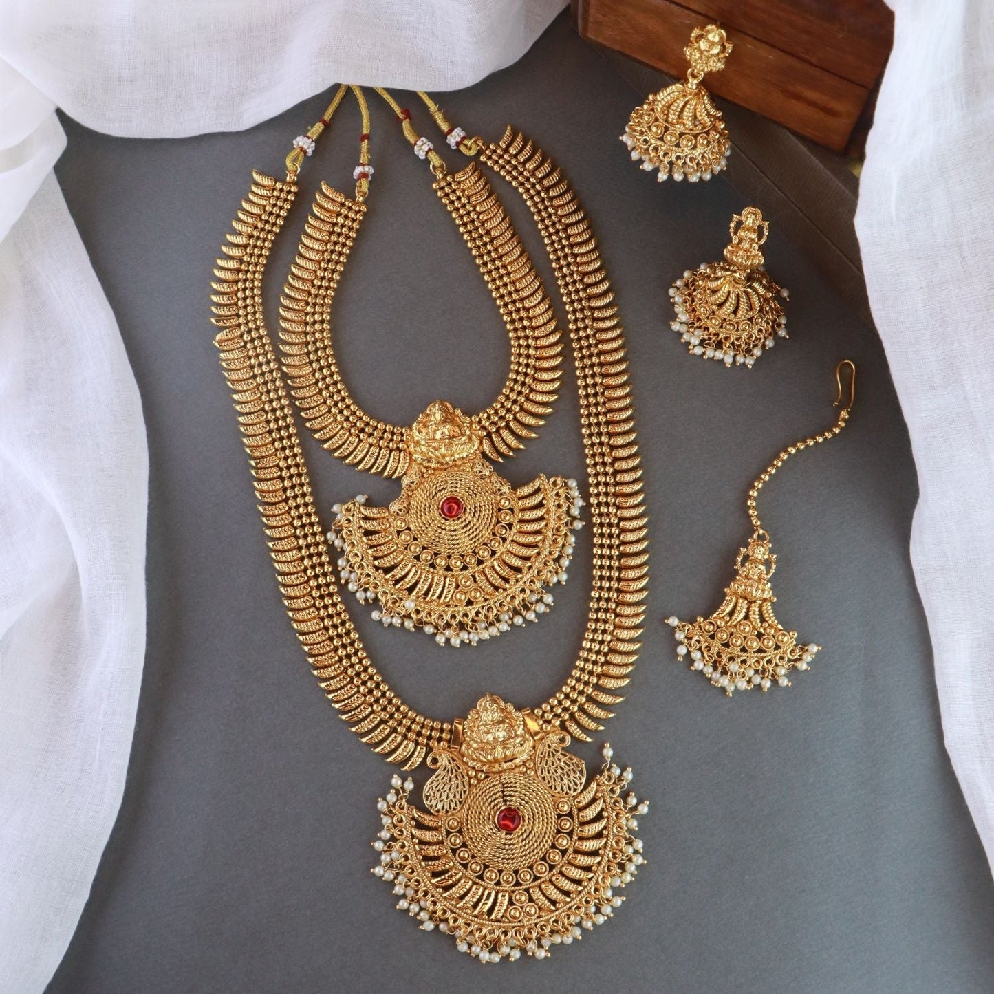 Women's 18K Gold Plated Traditional Style Choker Necklace Jewellery Set
