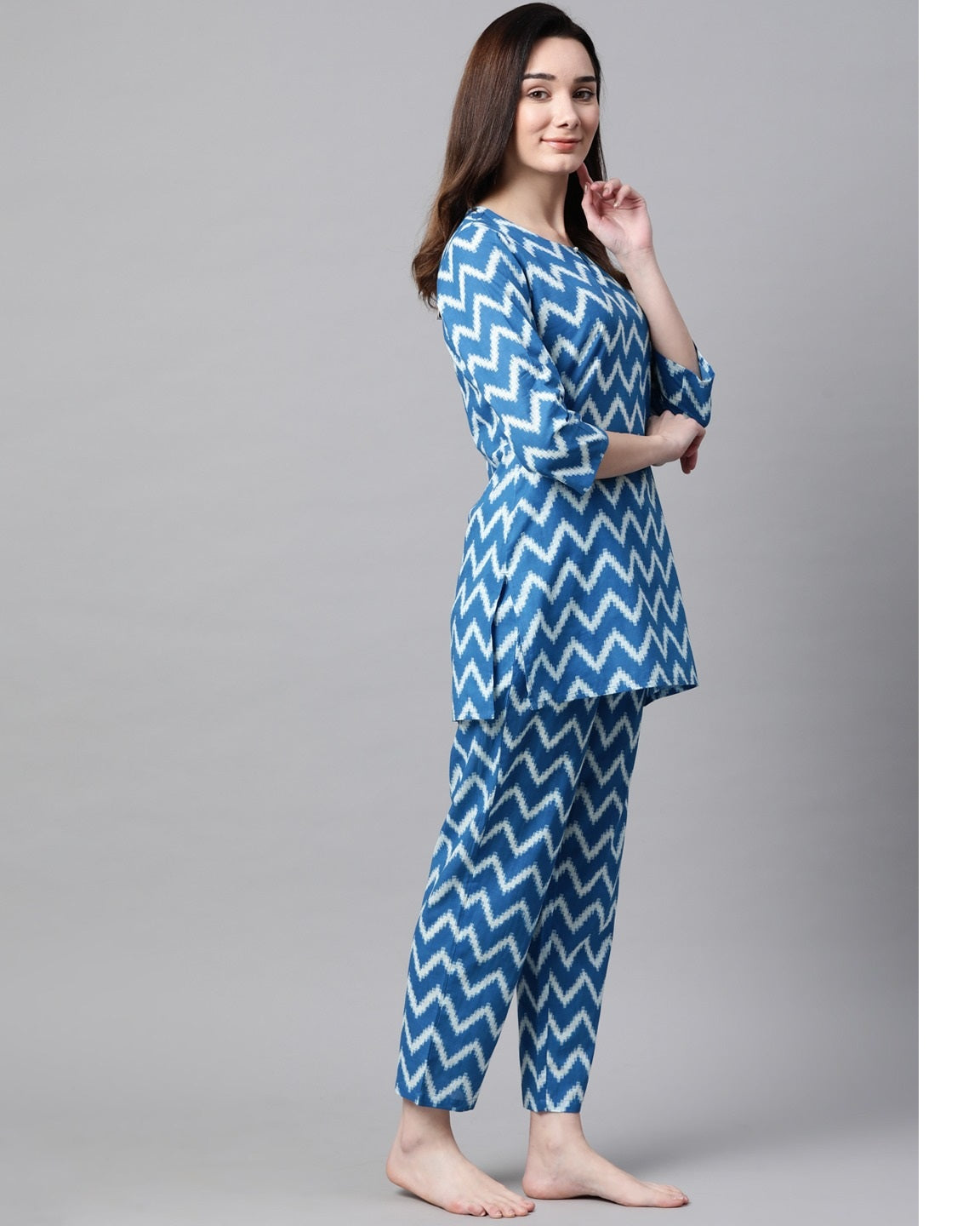 Women's Turquoise Blue & White Graphic Printed Night suit