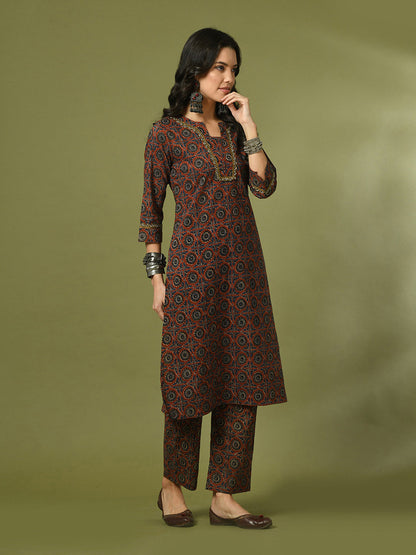 Women's  Multi Printed Cotton Straight Party Kurta Sets