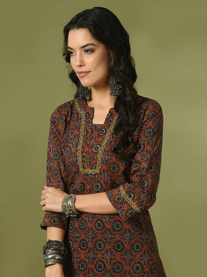 Women's  Multi Printed Cotton Straight Party Kurta Sets