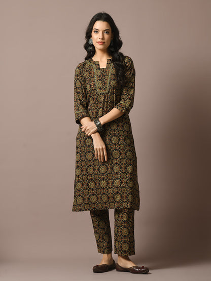 Women's  Multi Printed Cotton Straight Party Kurta Sets