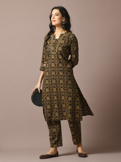 Women's  Multi Printed Cotton Straight Party Kurta Sets